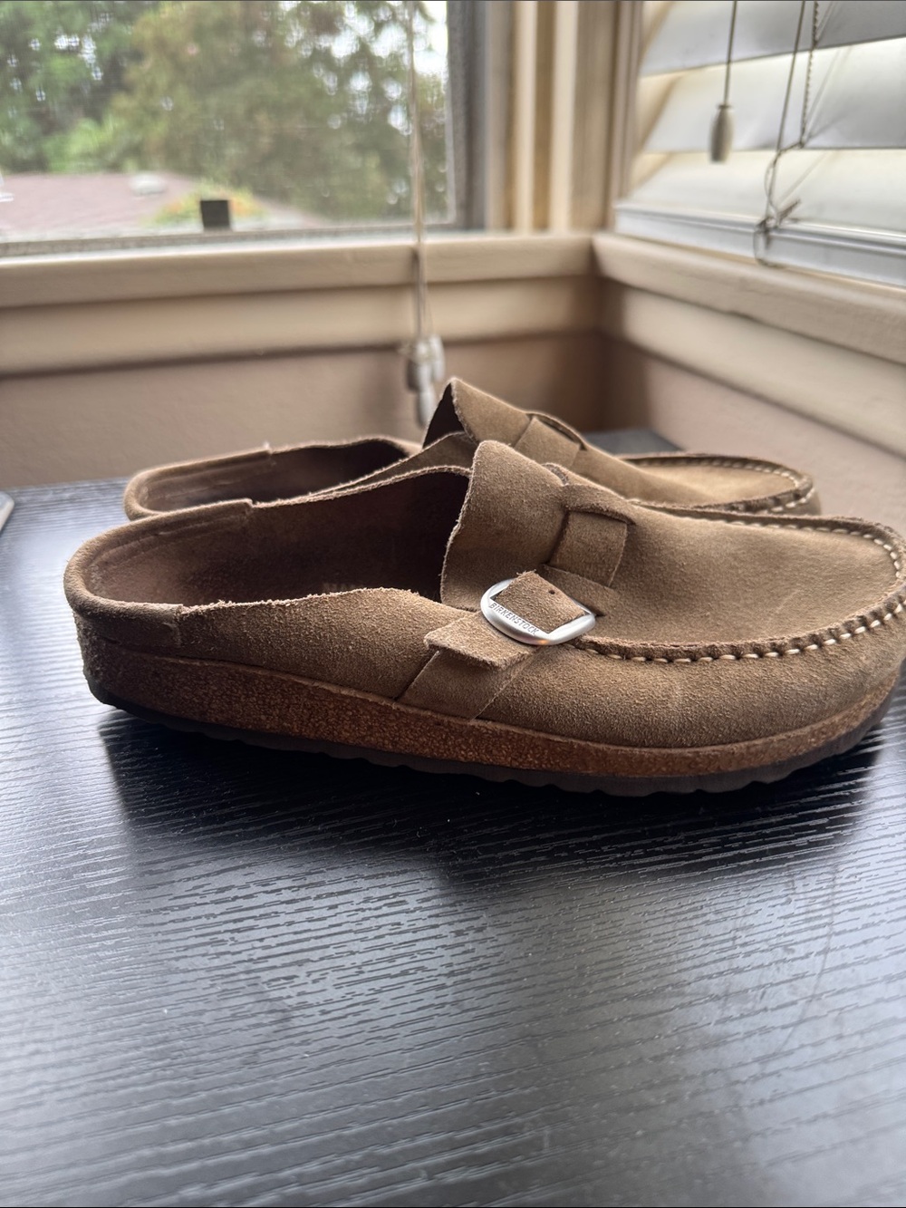 Women Birkenstock Suede Slip-On clogs with Buckle Great condition lightly worn